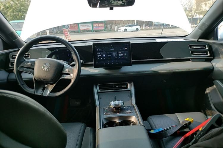 Used BYD Qin L 2024 DM-i 80KM Leading Model Center Console