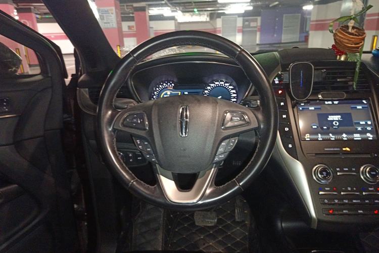 Used Lincoln MKC 2018 2.0T Two-Wheel Drive Deluxe Edition
