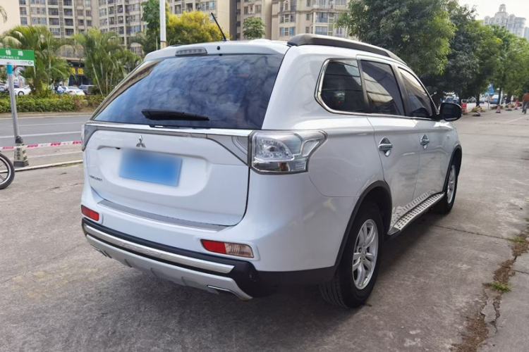 Used Mitsubishi Outlander (Import) 2014 2.0L Two-Wheel Drive Sport Value Edition 5 Seats
