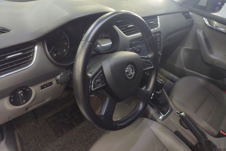 Used Skoda Octavia 2015 1.6L Automatic Yijun Edition
