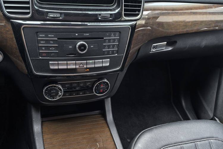 Used Mercedes-Benz GLS 2018 GLS 400 4MATIC Dynamic Model Interior 6