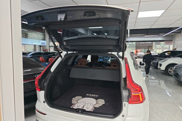 Used Volvo XC60 2024 B5 4x4 Smart Luxury Edition