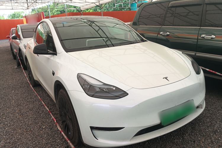 Used Tesla Model Y 2021 Long-Range All-Wheel-Drive Version 3D7 Exterior 1