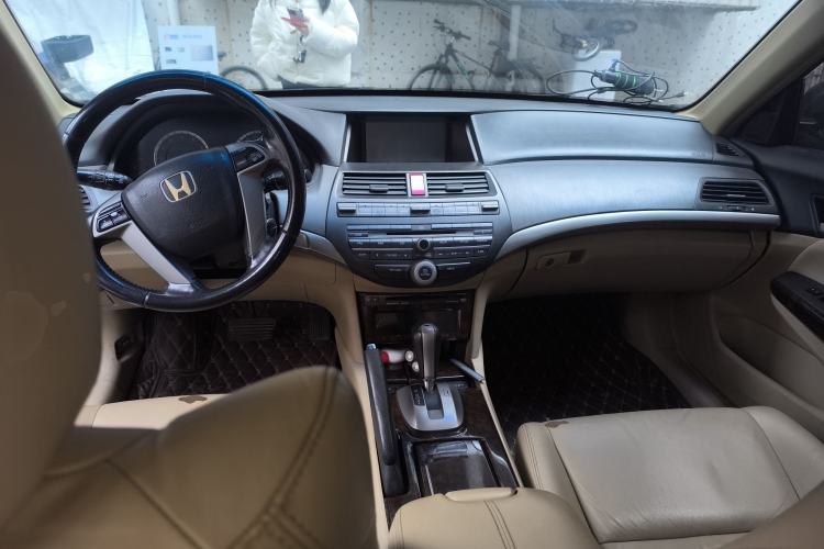 Used Honda Accord 2010 2.4L LX Center Console
