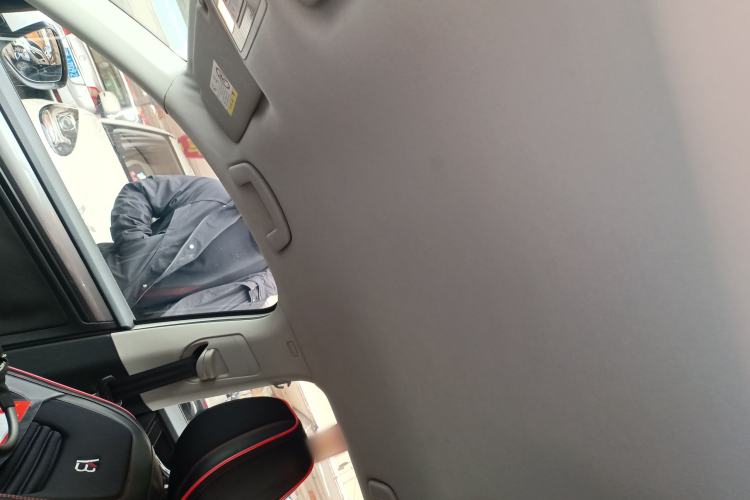 Used Volkswagen Bora 2016 1.6L Automatic Fashion Model Headliner