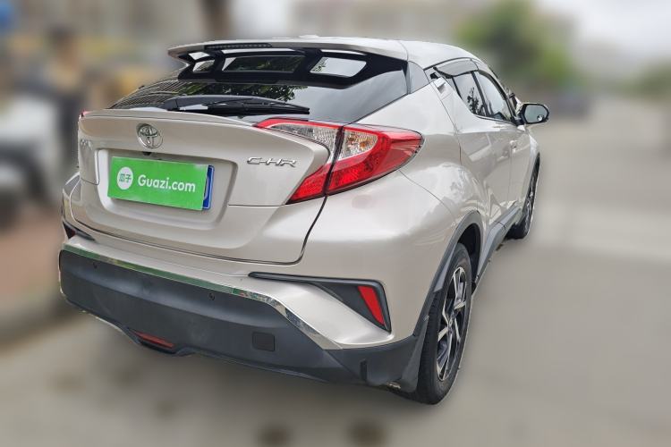 Used Toyota C-HR 2018 2.0L Leading with Sunroof China VI Standard
