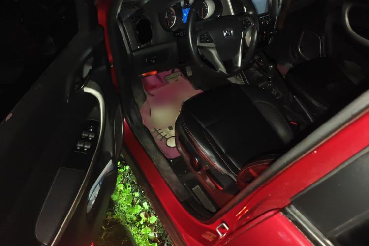 Used CHANGAN CS35 2012 1.6L Automatic Luxury Version China IV Standard