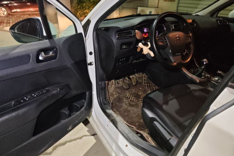 Used Citroen C4 Sega 2018 1.6L Manual Luxury Model
