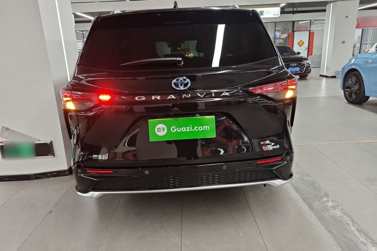 Used Toyota Granvia 2023 2.5L Hybrid Prestige PLUS Edition