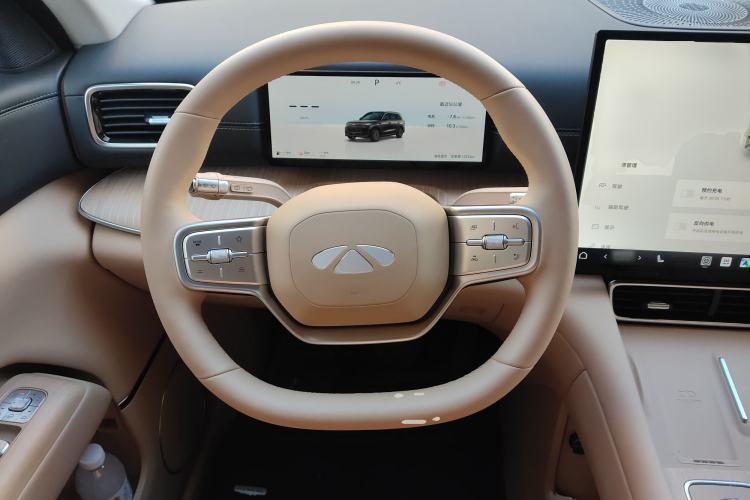 Used Chery T11 2026 Model 220 All-Wheel Drive Dual IMAX Theater Edition
