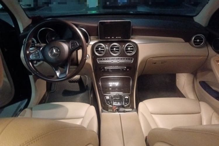 Used Mercedes-Benz GLC 2019 GLC 260 L 4MATIC Luxury Model Center Console