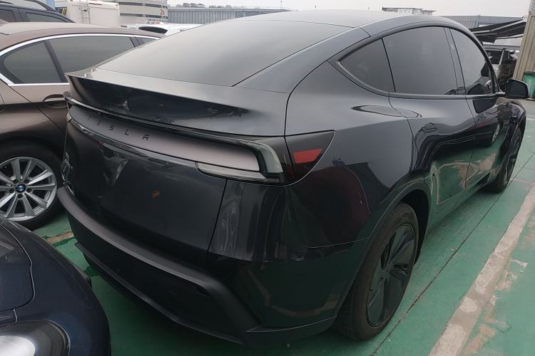 Used Tesla Model Y 2025 Rear-Wheel-Drive Version