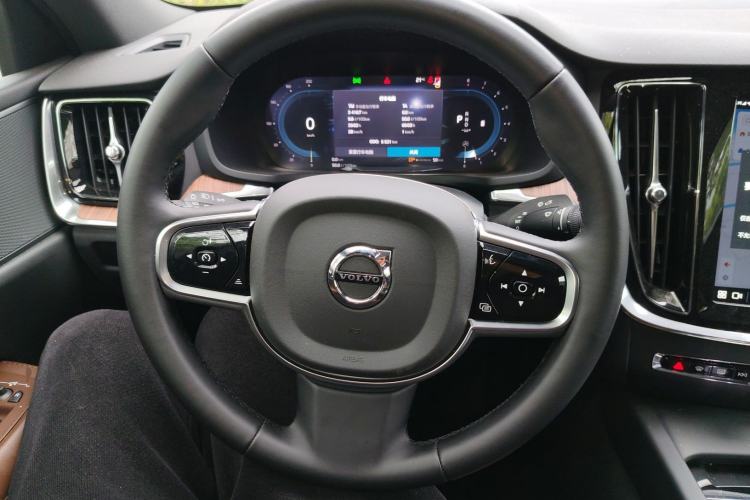 Used Volvo S60 2025 B4 Zhiyuan Luxury Edition Steering Wheel