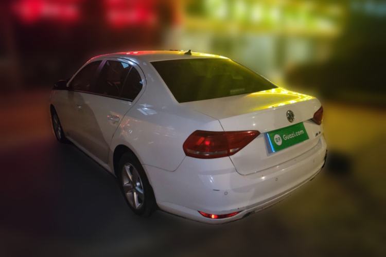 Used Volkswagen Lavida 2015 1.6L Manual Fashion Edition
