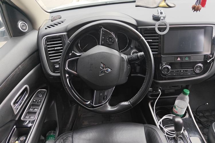 Used Mitsubishi Outlander 2019 2.0L Two-Wheel Drive Comfort Edition 5 Seats China V Standard