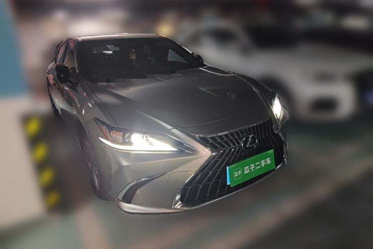 Used Lexus ES 2023 200 Excellence Edition
