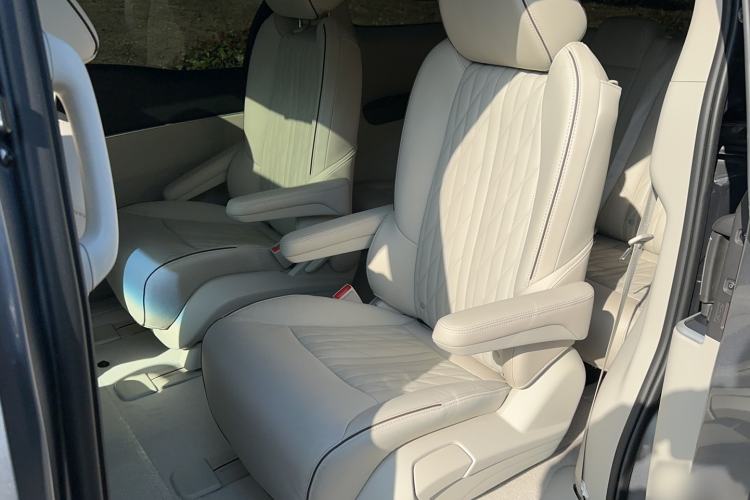 Used Buick GL8 2022 Land Business Class 652T Luxury Model
