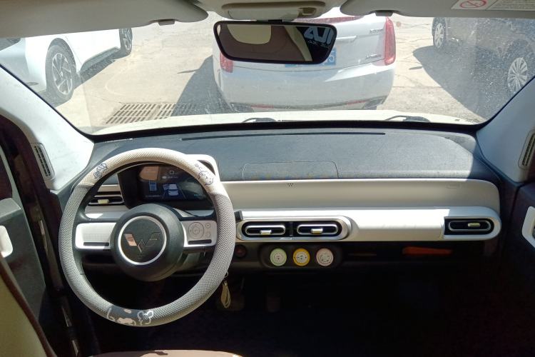 Used Wuling Hongguang MINIEV 2024 3rd Generation 215km Youth Edition Center Console