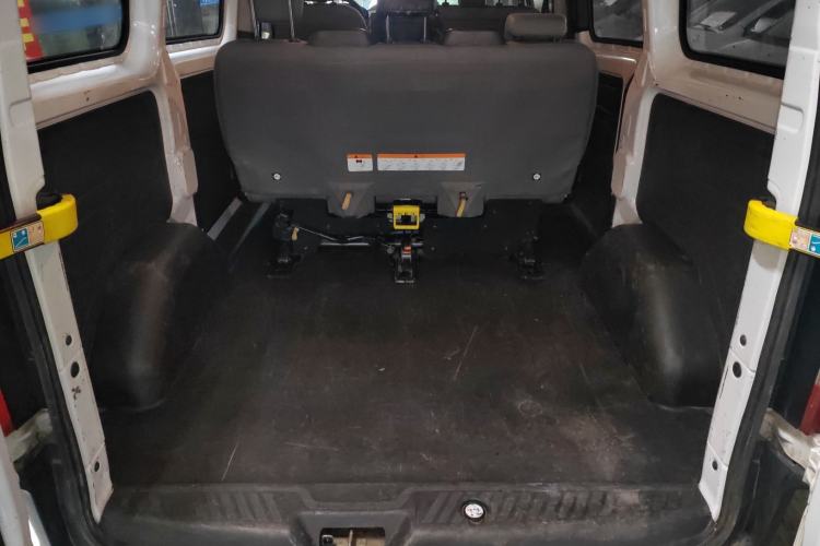 Used Ford Transit 2017 2.0T Diesel Multi-Purpose Commercial Vehicle Short Wheelbase Low Roof China V Standard