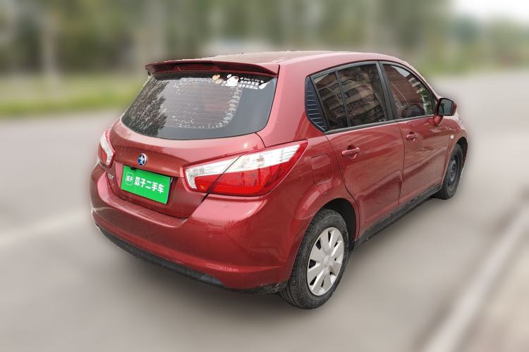 Used Venucia R50 2015 1.6L Automatic Fashion Edition
