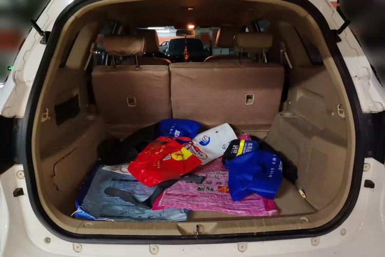 Used JMC Yusheng S350 2011 2.4T Two-Wheel-Drive Luxury 5-Seater Trunk