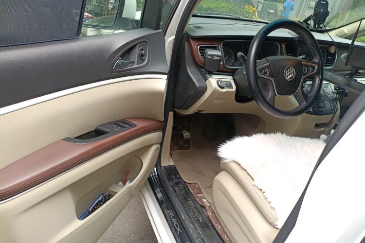 Used Buick GL8 2018 28T Luxury Model China VI Standard Driver Seat