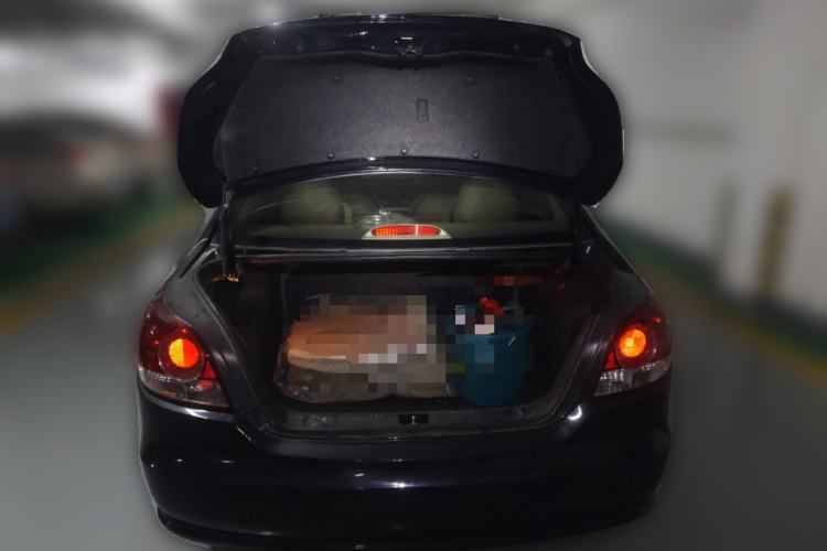 Used Volkswagen Lavida 2011 1.6L Automatic PinYou Edition Trunk