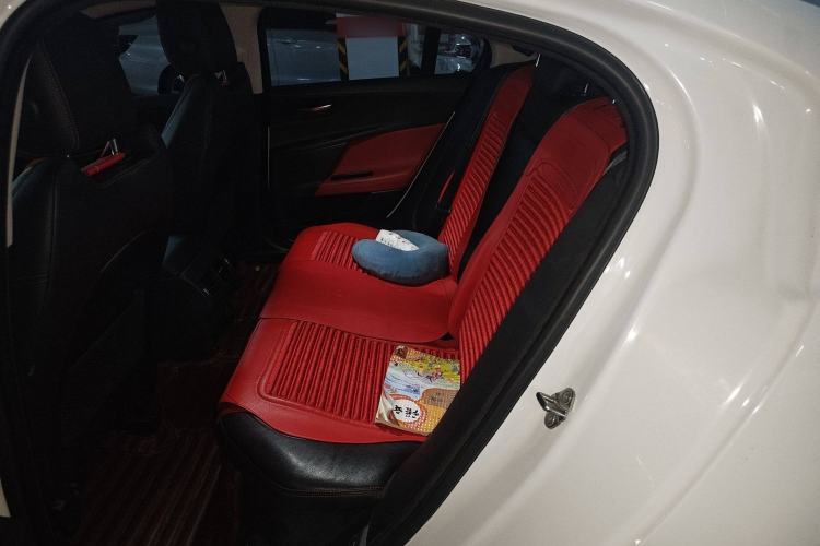 Used Jaguar XE 2017 2.0T 200 PS R-Sport
