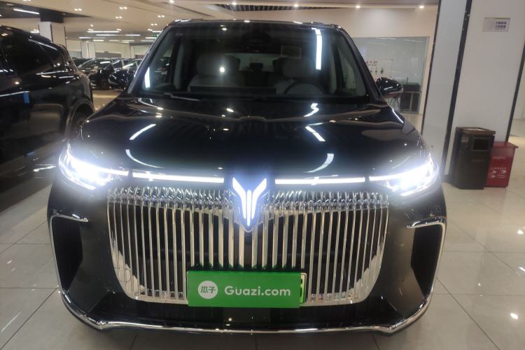 Used VOYAH Dream 2025 PHEV Four-Wheel Drive Prestige Kunpeng Edition Front