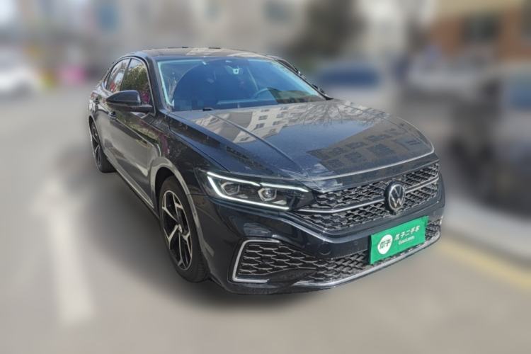 Used Volkswagen Passat 2024 380TSI Starry Dragon Edition Front Right 45 Deg