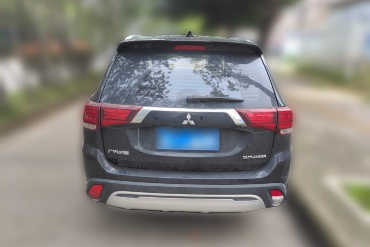 Used Mitsubishi Outlander 2019 2.0L Two-Wheel Drive Comfort Edition 5 Seats China VI Standard Rear