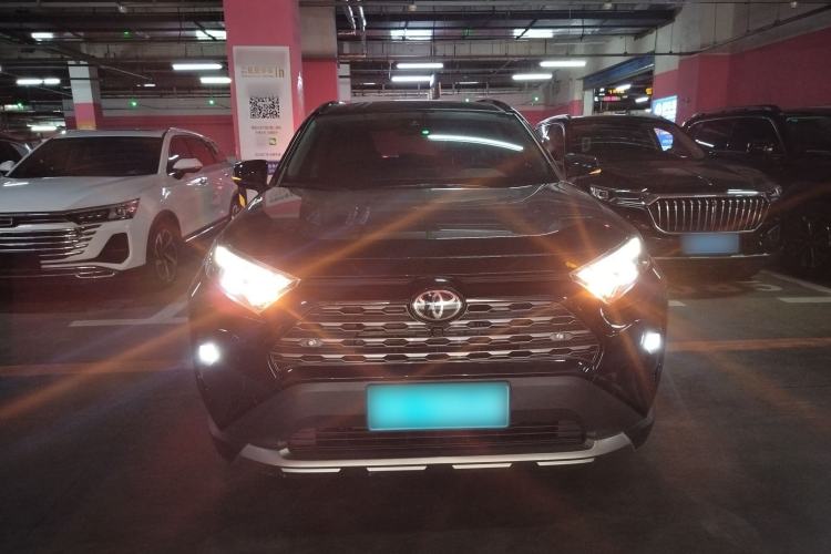 Used Toyota RAV4 2024 2.0L CVT Two-Wheel Drive Fashion Plus Edition
