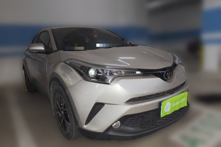 Used Toyota C-HR 2020 2.0L Leading Edition Front Right 45 Deg