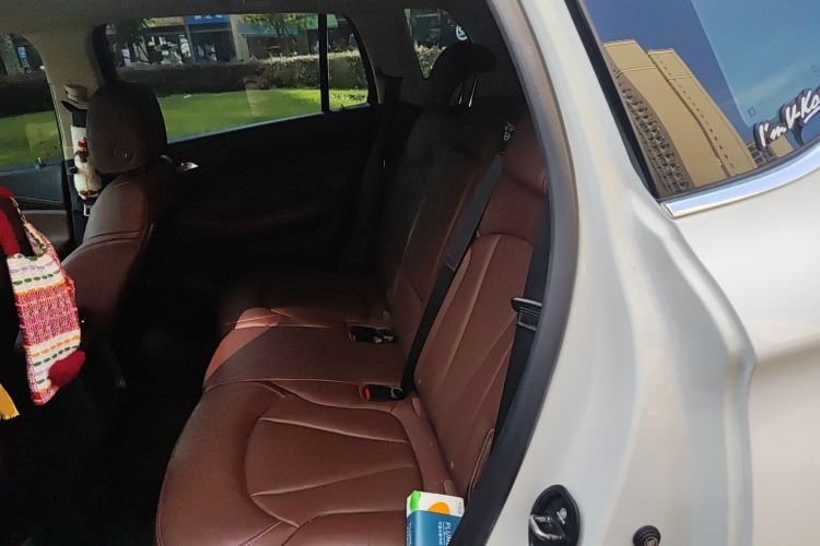 Used Buick Envision 2014 28T Four-Wheel Drive Luxury Model Left Rear Seat