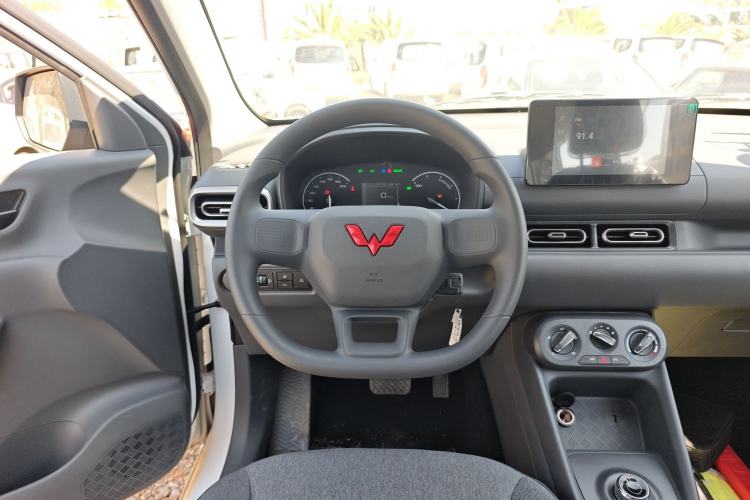 Used Wuling Hongguang New Energy 2025 Extended-Range Hybrid 50 km Standard Version Steering Wheel