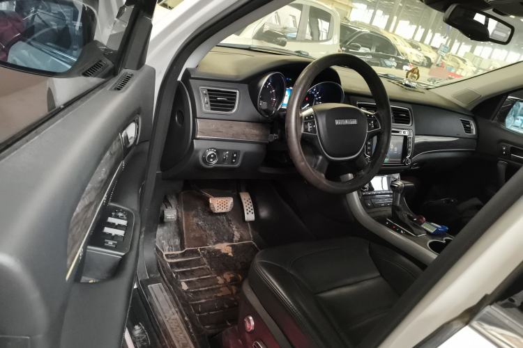 Used Haval H8 2015 2.0T Four-Wheel Drive Elite Model