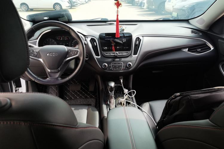 Used Chevrolet Malibu XL 2021 Redline 550T Automatic Sharp Edition Center Console