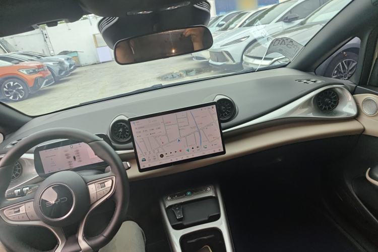 Used BYD Dolphin 2025 Smart Drive Version 420 km Freedom Edition Center Console