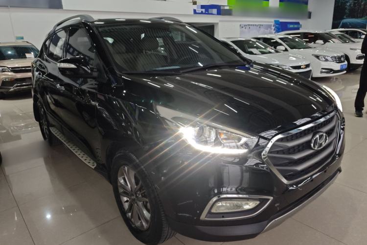 Used Hyundai ix35 2015 2.0L Automatic 2WD Smart Version China V Standard Front Right 45 Deg