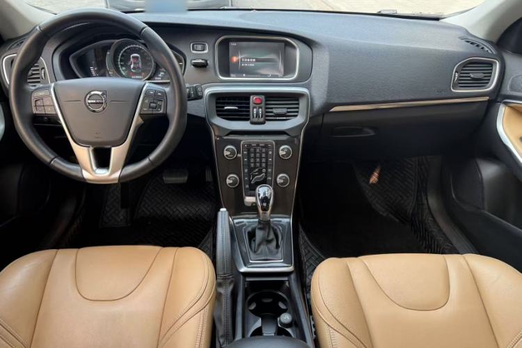 Used Volvo V40 2018 T3 Zhiyi Edition