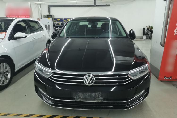 Used Volkswagen Magotan 2019 330TSI DSG Leading Edition China V Standard