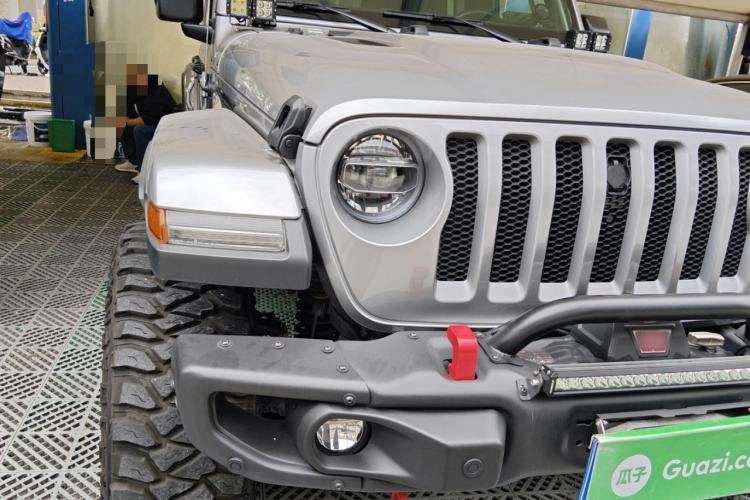 Used Jeep Wrangler 2019 2.0T Sahara Four-Door Version China VI Emission Standard
