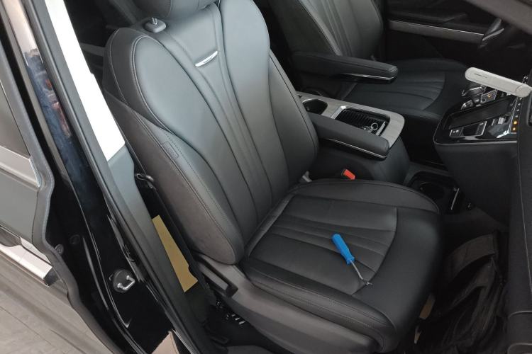 Used Hongqi HQ9 2023 2.0T Smart Connect Flagship Edition Right Front Seat