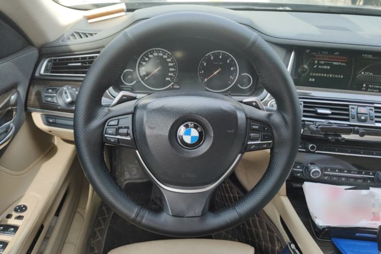 Used BMW 7 Series 2013 740Li Leading Model Steering Wheel