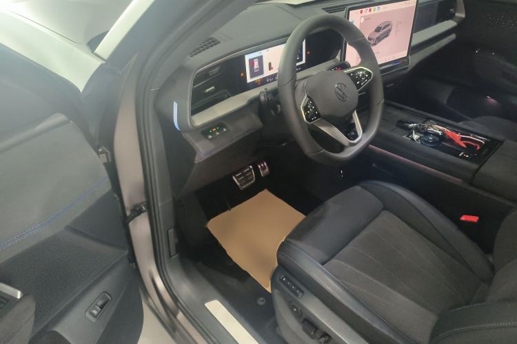 Used Volkswagen Teramont 2025 Tiguan Pro 450TSI Four-Wheel Drive Summit Edition
