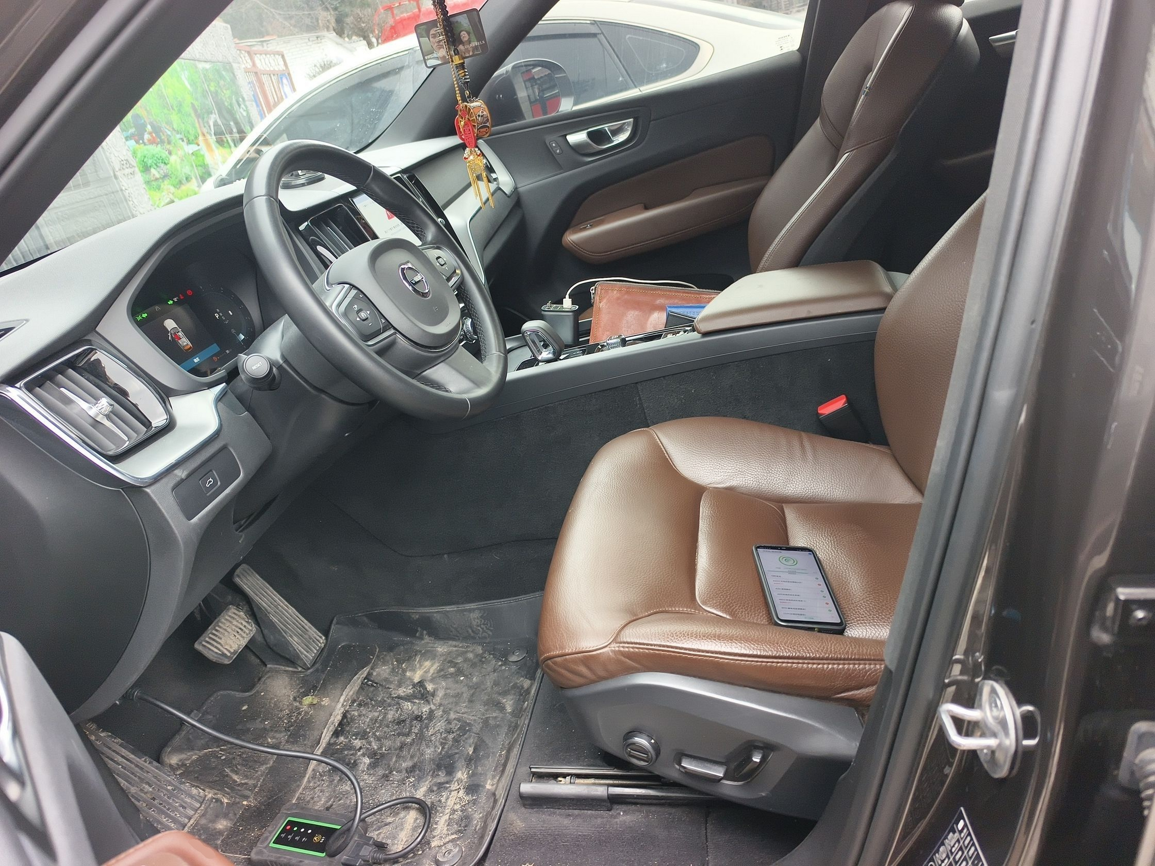 Переднее сиденье в автомобиле