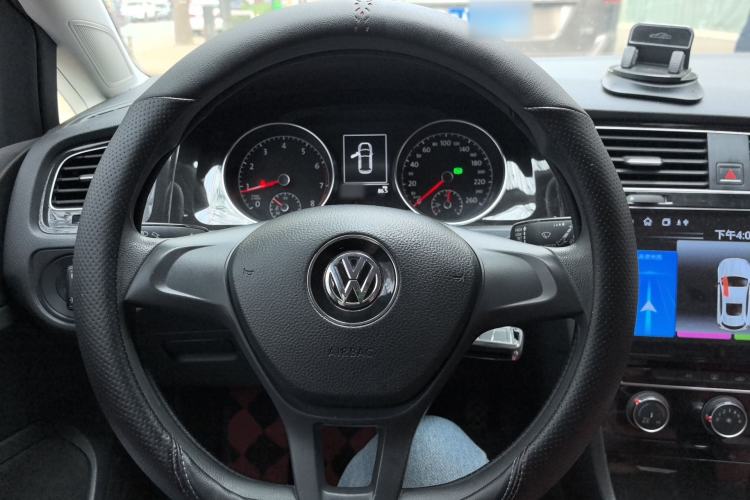 Used Volkswagen Golf 2018 1.6L Automatic Fashion Model
