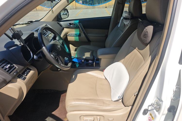 Used Toyota Highlander 2012 2.7L Two-Wheel Drive 7-Seater Luxury Edition Driver Seat