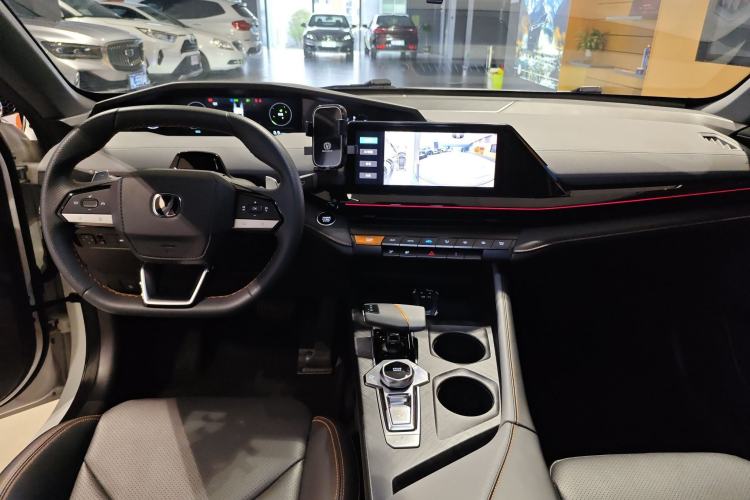 Used CHANGAN UNI-V 2022 1.5T Prestige Version Center Console