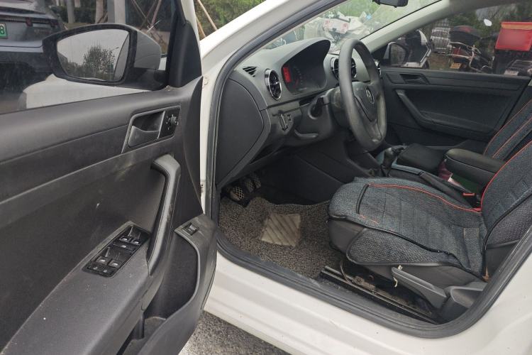 Used Volkswagen Jetta 2019 Dream Edition 1.4L Manual Fashion Version
